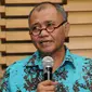 Pimpinan KPK, Agus Rahardjo memberi keterangan saat koferensi pers di gedung KPK, Jakarta, Kamis (19/1). KPK menetapkan ESA dan SS dalam kasus suap pengadaan 50 mesin pesawat dengan merek rolls royce sejak 2005-2014. (Liputan6.com/Helmi Afandi)