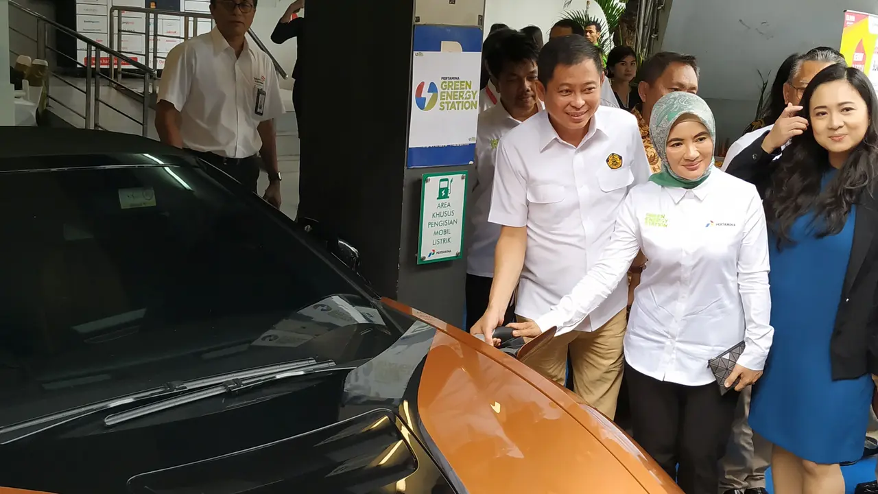 PT Pertamina (Persero) resmi mengoperasikan Green Energy Station (GES) di SPBU COCO Pertamina 31.12.902,  Kuningan, Jakarta (10/12/2018).