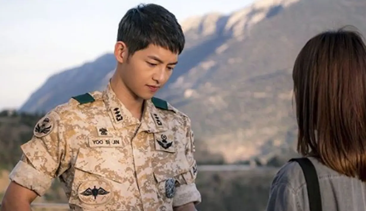 Descendant of The Sun, drama yang populer pada tahun 2016 ini dibintangin oleh Song Joong Ki dan sang mantan istri, Song Hye Kyo. (Liputan6.com/IG/songjoongkionly)