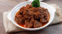 Rendang. (c) Shutterstock/Ika Yusmadi