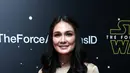 Luna Maya memasarkan dagangannya secara online di bawah bendera Luna Habbit yang dewasa ini diminati oleh masyarakat luas. Kerja kerasnya dalam menekuni bisnis ini pun berbuah manis. (Deki Prayoga/Bintang.com)