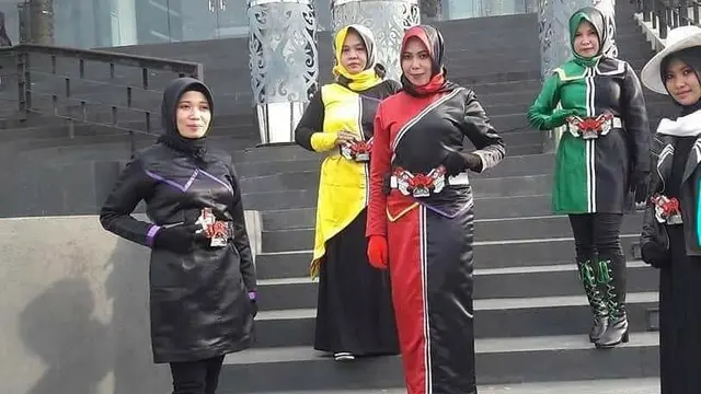 6 Outfit Emak-Emak Ini Kekinian Banget, Bikin Ketawa Geli