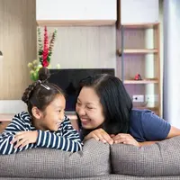 Rasa lelah terus-menerus, kulit pucat, hingga sesak napas bisa jadi bukan hal sepele, lho. Yuk, kenali 6 gejala kekurangan zat besi yang sering dialami ibu rumah tangga agar bisa segera ditangani sebelum berdampak lebih serius! (Foto dok: Freepik/Danai76).