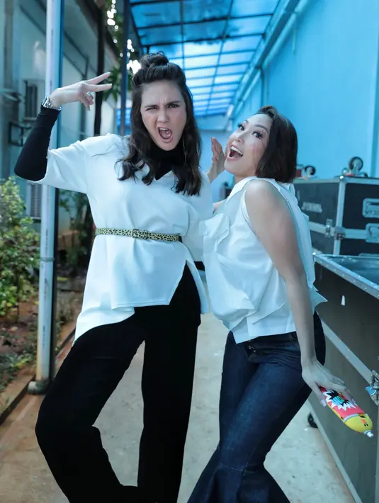 "Walaupun galak dan baper dia adalah sarang untuk pengaduan masalah pernikahan," ungkapnya. (Adrian Putra/Bintang.com)