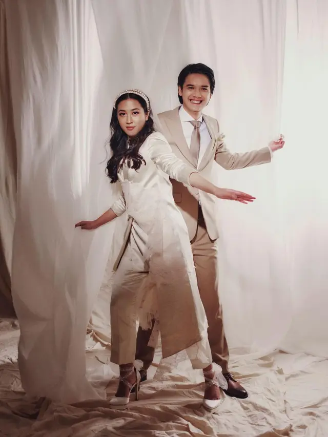 Dilakukan di Rumah, Ini 7 Pemotretan Post Wedding Sherina Munaf dan Baskara Mahendra