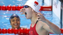 Ekspresi perenang Tiongkok, Fu Yuanhui, setelah memenangi nomor 50m gaya punggng putri Kejuaraan Dunia Akuatik 2015 di Kazan, Rusia. (6/8/2015). (Reuters/Michael Dalder)