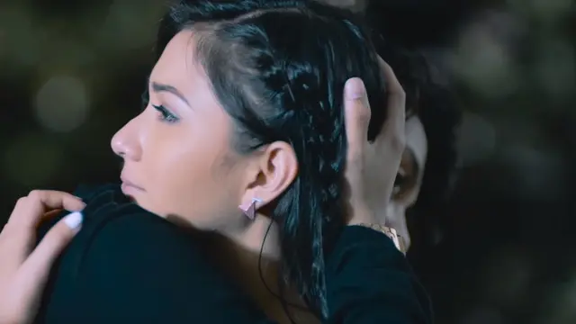 [Bintang] 	5 Kemesraan Bastian Steel dan Jessica Mila di Klip Aku Rindu