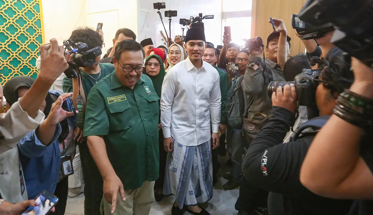 Kaesang datang bersama elite PSI lainnya dalam rangka bersilaturahmi dan menjajaki peluang kerja sama politik jelang Pilkada Serentak 2024. (merdeka.com/Arie Basuki)