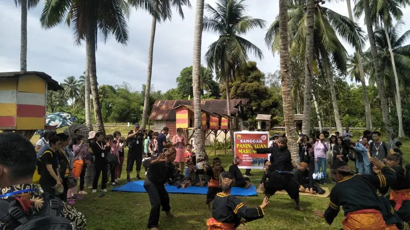 Wisatawan asal China berkunjung ke Kota Pariaman. (Foto: Liputan6.com/Novia Harlina)