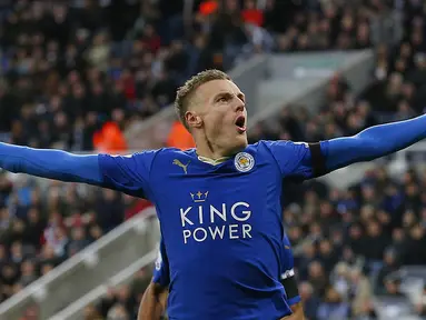 Striker Leicester City, Jamie Vardy, akan menebar ancaman bagi pertahanan MU pada laga Liga Inggris malam nanti. (AFP Photo/Lindsey Parnaby)
