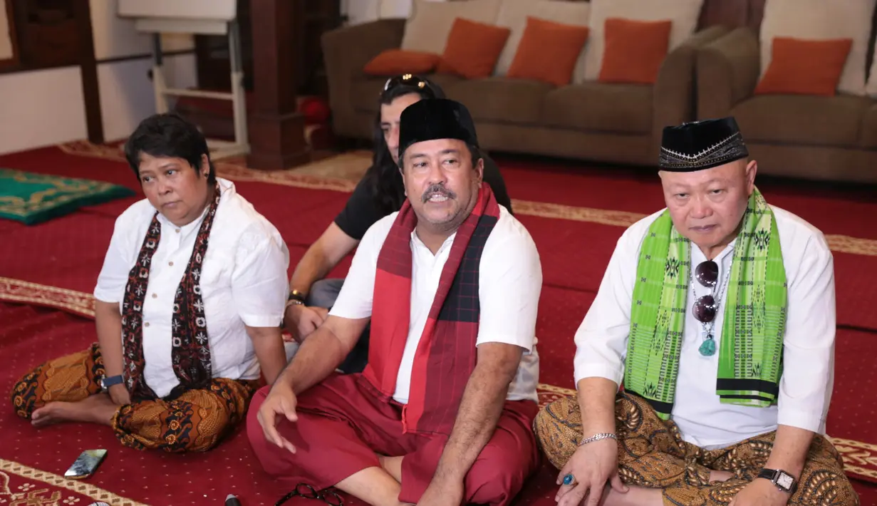 Proses syuting yang akan dilakukan di Belanda pada bulan Maret 2018 mendatang, alasannya adalah menunggu salah satu pemeran, Cornelia Agatha menyelesaikan tugas akhir (Skripsi) dalam perkuliahannya. (Adrian Putra/Bintang.com)