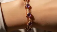 6 Inspirasi Gelang Emas Kombinasi Batu Alam Unik, Sentuhan Elegan yang Bikin Tampilan Makin Berkelas