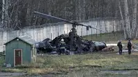 Melalui situsnya, pemerintah daerah mengungkapkan bahwa helikopter milik perusahaan pupuk Apatit itu berawak 5 orang.