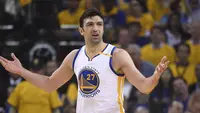Zaza Pachulia sepakat bertahan di Golden State Warriors hingga setahun ke depan, Sabtu (8/7/2017). (Twitter/967 The Game)