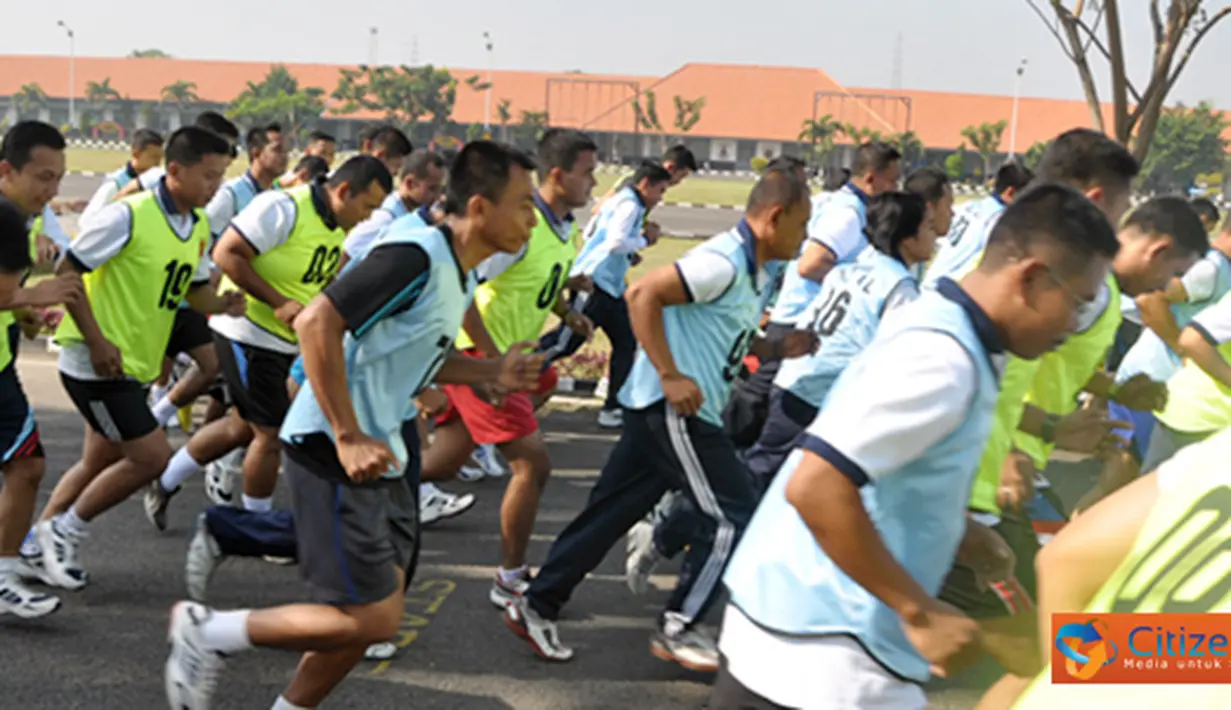 Citizen6, Surabaya: Menurut ketua panitia penerimaan yang juga Dirpers Kobangdikal Kolonel Laut (P) Samsul Rizal, total 386 orang Casis yang akan memperebutkan 320 kursi yang terbagi dalam Dikspespa Korps dan Dikspespa Profesi.  (Pengirim: Kobangdikal).