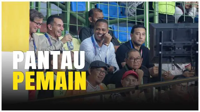 VIDEO: Momen Patrick Kluivert Pantau Pemain, Hadir di Laga Persija Vs PSBS Biak