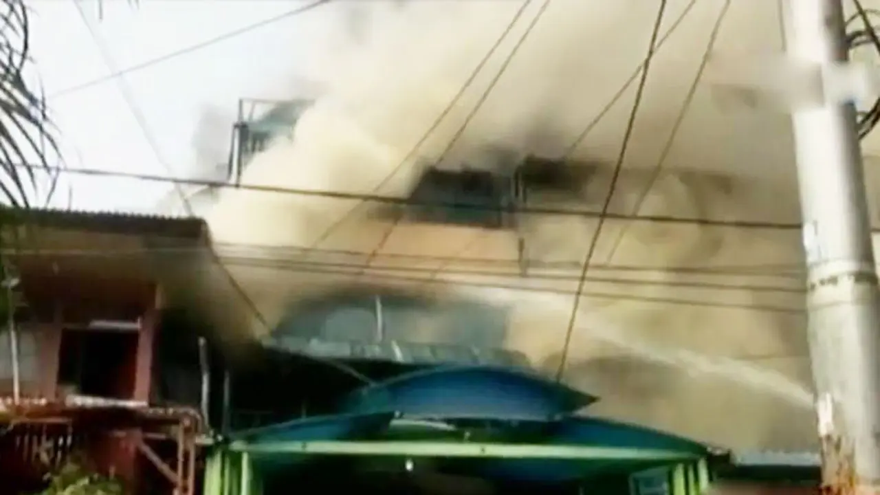 Segmen 2: Rumah Indekos Terbakar hingga Vonis Guru Cubit Siswa