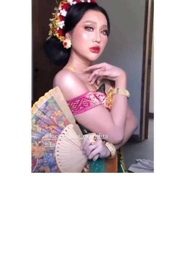 7 Potret Lucinta Luna Tampil dengan Busana Adat Bali, Curi Perhatian
