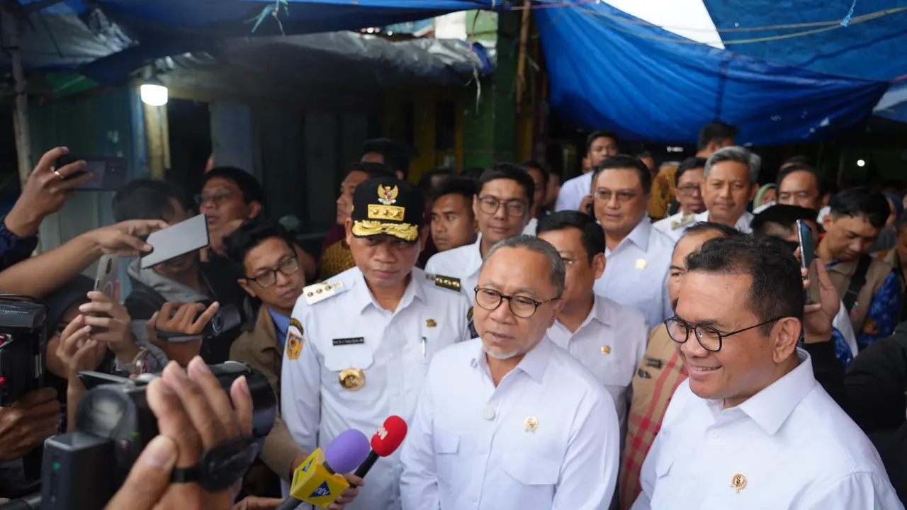 Tak Perlu Khawatir, Menko Zulhas Pastikan Harga Bapok di Makassar Tetap Terjangkau