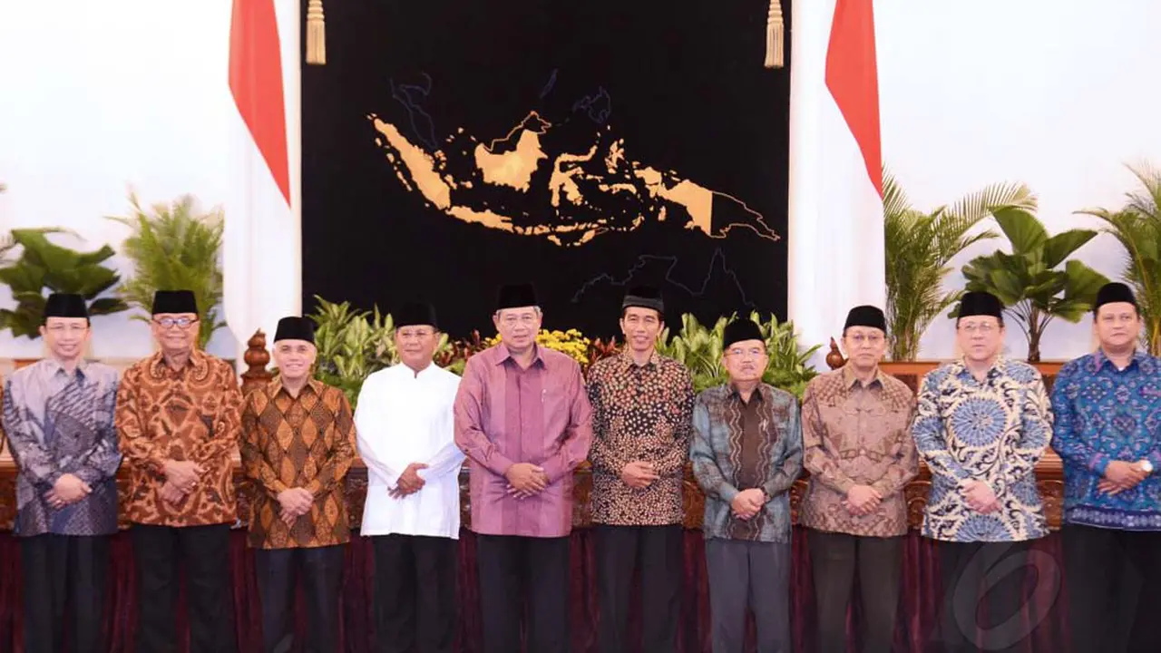 Saat Jokowi dan Prabowo Salat Berjamaah Bersama SBY