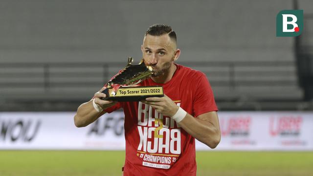 Pemain Bali United Ilija Spasojevic Meraih Trofi Top Scorer BRI Liga 1 2021/2022