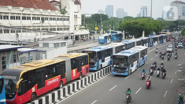 Transjakarta Targetkan Semua Armada Gunakan Bus Listrik