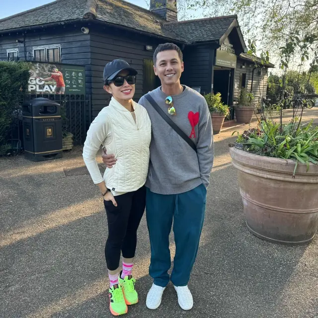 8 Potret Andhika Pratama dan Ussy Sulistiawaty Liburan di London, Ikut Lari Marathon