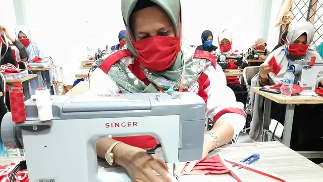 BLK Kendari menjahit 10 ribu masker untuk warga, mengantisipasi Corona covid-19.(Liputan6.com/Ahmad Akbar Fua)