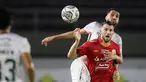 Peran Willian Pacheco di lini belakang sang juara Bali United sangat besar pada musim ini. Memiliki postur tinggi, ia sering memenangkan duel udara dari lawan-lawannya. Pacheco juga memiliki kebugaran yang bagus dengan mencatatkan 30 penampilan di BRI Liga 1 2021/22. (Bola.com/Bagaskara Lazuardi)