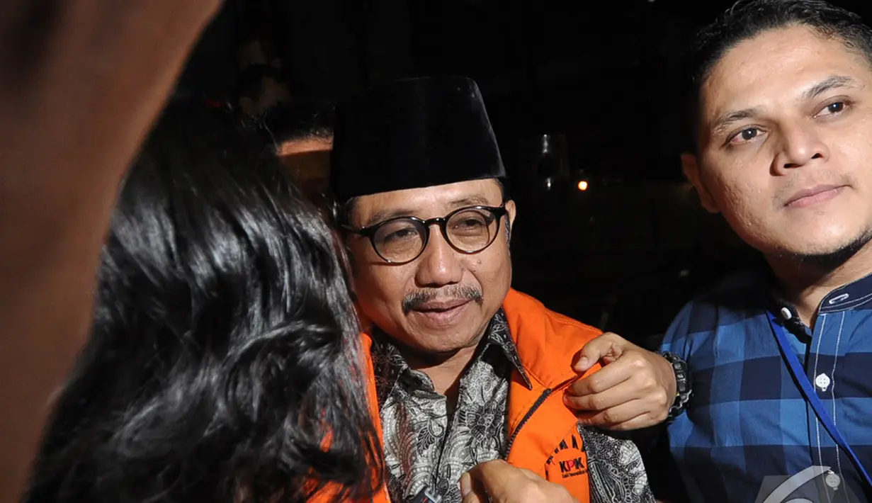 Waryono Karno diduga telah melakukan sejumlah tindak pidana korupsi seperti penyalahgunaan wewenang dalam penggunaan anggaran ESDM, Jakarta, Kamis (18/12/2014). (Liputan6.com/Miftahul Hayat)