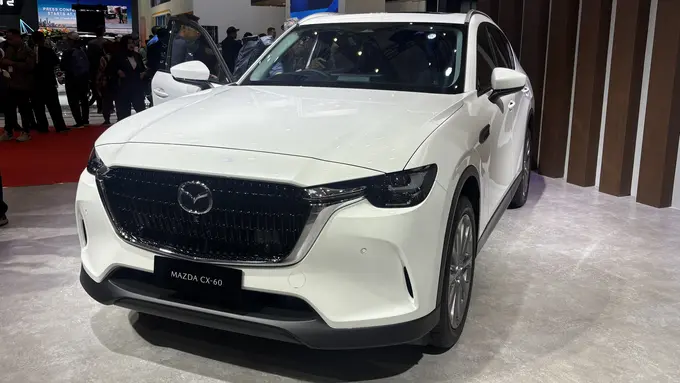 Mazda perkenalkan The New CX-60 Sport di IIMS 2026. [Anisha/Fimela]
