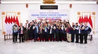 Presiden ASEAN Trade Union Council (ASEAN TUC) Andi Gani Nena Wea mengajak seluruh delegasi pertemuan tahunan ASEAN TUC berkunjung ke Istana Kepresidenan Yogyakarta di Kecamatan Gondomanan, Yogyakarta, Selasa (30/7/2024).