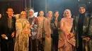 Egy Maulana Vikri menikah dengan Adiba Khanza Az-Zahra menikah di Hallf Pati Unus, Kebayoran Baru, Jakarta Selatan, pada siang hari ini (10/12/2023). Abidzar Al-Ghifari, anak kedua mendiang Uje dan Umi Pipik, menjadi wali nikah menggantikan mendiang ayahnya. [Instagram/tissabiani]