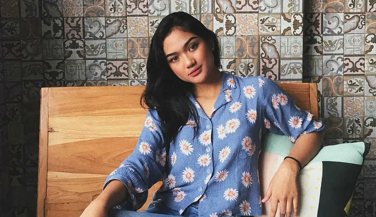 Siapa sih yang tak kenal dengan Marion Jola, gadis manis ini mencuri perhatian publik dengan suaranya yang khas dan berkarakter. (Foto: instagram.com/lalamarionmj)