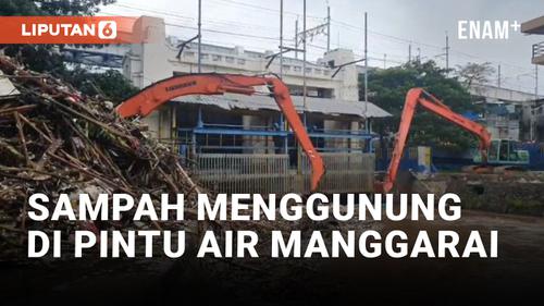 VIDEO: Akibat Banjir Kiriman, Sampah Kembali Menggunung di Pintu Air Manggarai