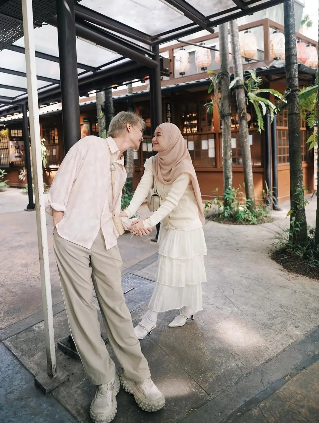 Gaya Rey Mbayang Pamer Rambut Blonde, Dipuji Bak Oppa Korea - Foto ...
