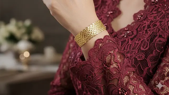 Model Gelang Emas Elegan Untuk Ibu 45 Tahun Ke Acara Formal