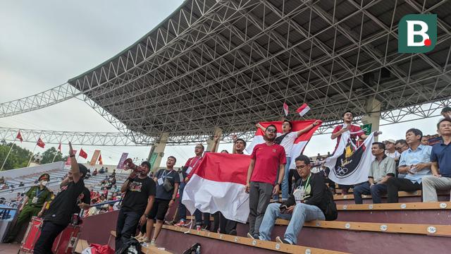 Suporter Timnas Indonesia U-23 di SEA Games 2021