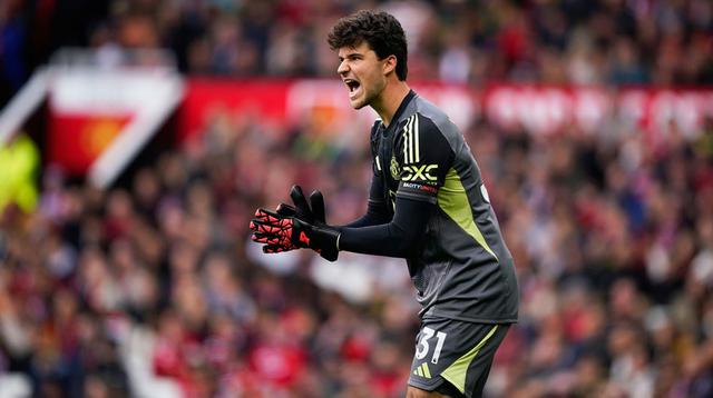 Aksi Senne Lammens pada laga pekan ke-7 Premier League antara Manchester United vs Sunderland di Old Trafford -&nbsp;AP Photo/Dave Thompson