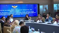 Menkomdigi Meutya Hafid bertemu dengan PPATK dan pemimpin operator seluler untuk membicarakan upaya bersama mencegah judi online (Foto: Komdigi).