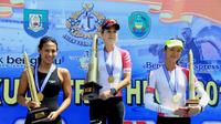 Atlet Triathlon asal Portugal Sarah Virginia Costeira menjadi yang tercepat dalam ajang Bengkulu International Triathlon 2017 untuk kelas Sparint Distance Women (Liputan6.com/Yuliardi Hardjo)