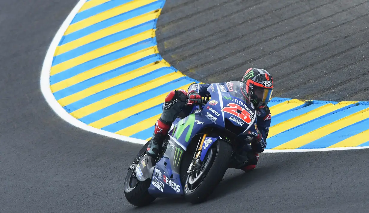 Pebalap Movistar Yamaha, Maverick Vinales, menjadi yang tercepat dengan catatan waktu 1 menit 31,994 detik pada kualifikasi MotoGP Prancis di Sirkuit Le Mans, Sarthe, Sabtu (20/5/2017). (AFP/Jean-Francois Monier)