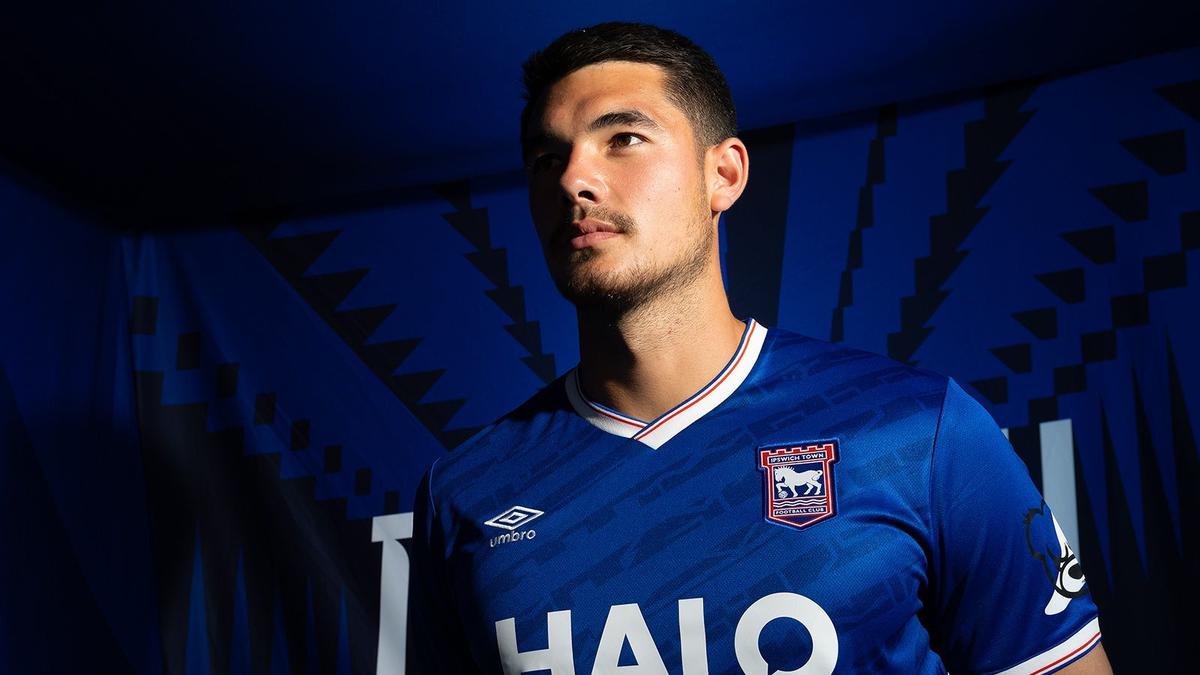 Elkan Baggott Resmi Perpanjang Kontrak dengan Ipswich Town