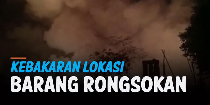 VIDEO: Kebakaran Lokasi Penampungan Barang-barang Rongsokan