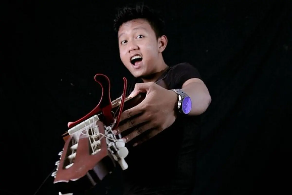 7 Potret Denny Caknan, Penyanyi Katonyono Medot Janji yang Viral