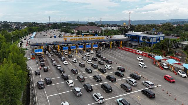 Situasi Arus Balik Tol Semarang, Contraflow Berlaku dari KM 390 Sampai KM 385 Arah Jakarta