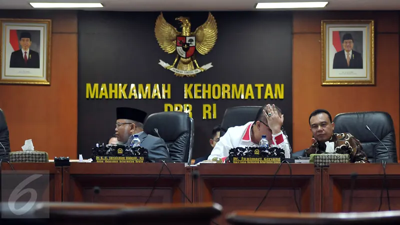 20151216-Jelang Sidang Putusan Setnov di MKD-Jakarta-Johan Tallo