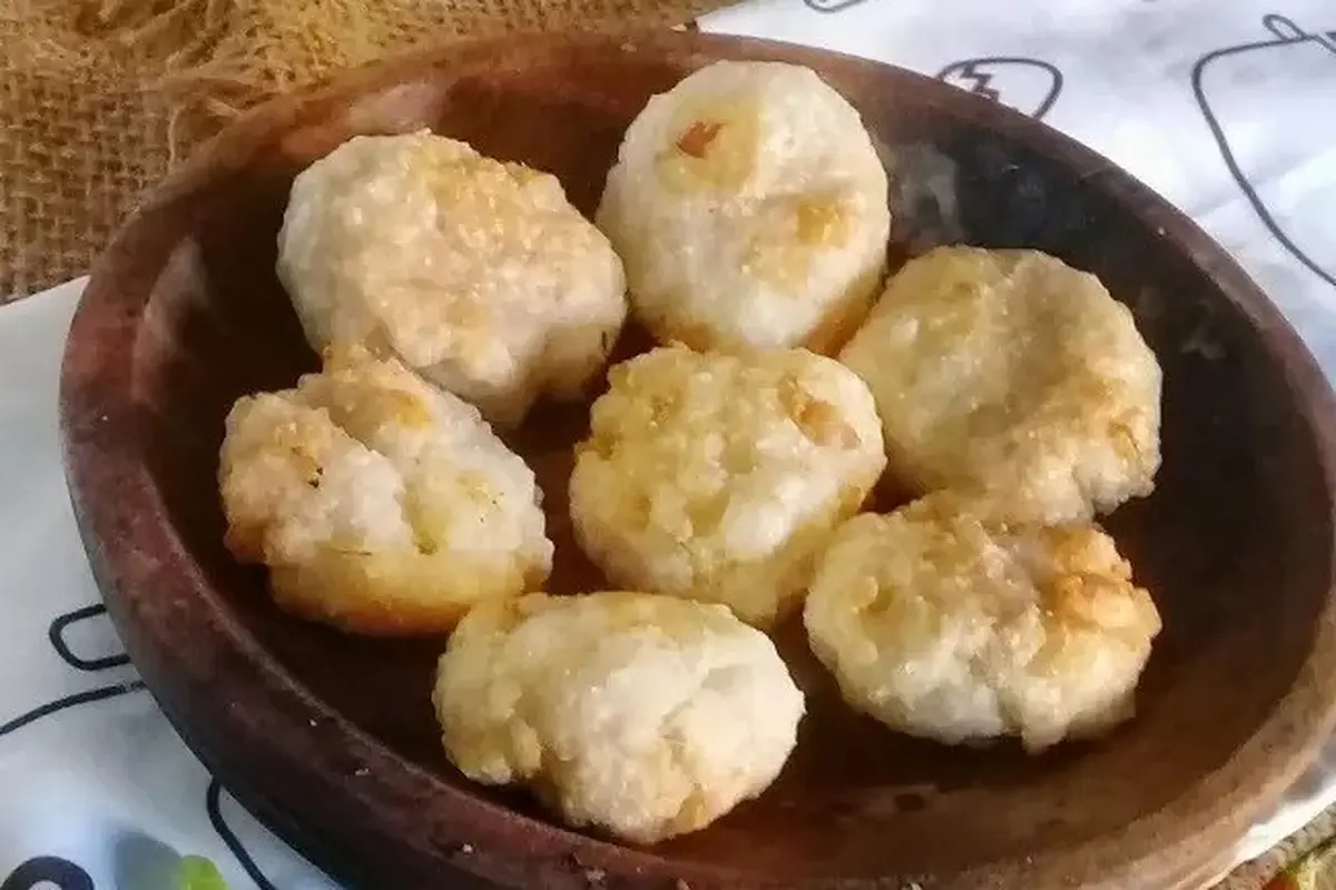 Resep cireng nasi tiga bahan. (dok. Cookpad @faridaSulthan_0107)