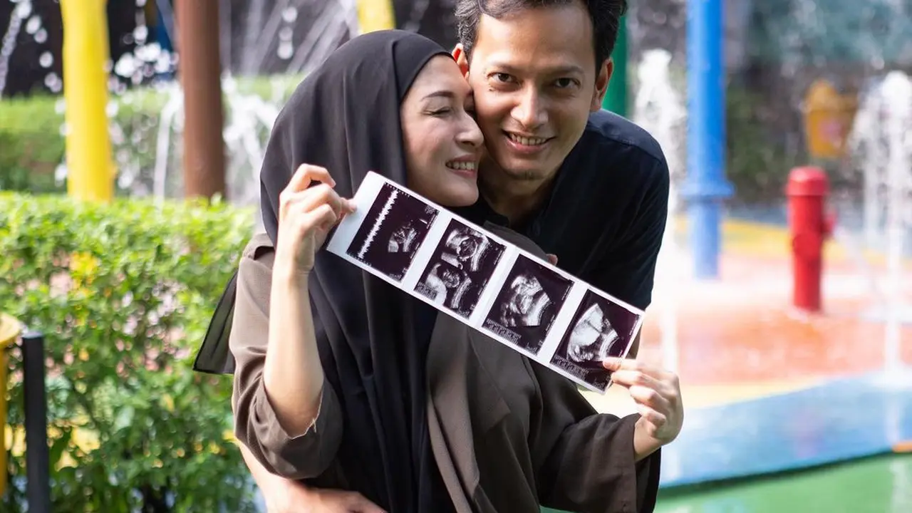 Istri Hamil Anak Ketiga, Ini 7 Momen Fedi Nuril dan Vanny Widyasasti Asuh Buah Hati