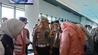 Menteri hingga Kakorlantas Pantau Nataru di Pelabuhan Merak. (Sabtu, 23/12/2023). (Yandhi Deslatama/Liputan6.com).